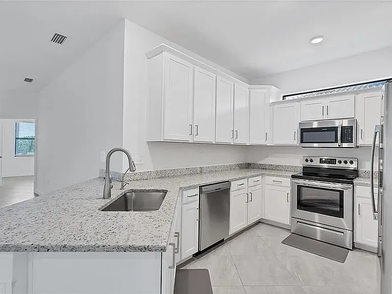 14003 Pine Lodge Ln — Photo 11