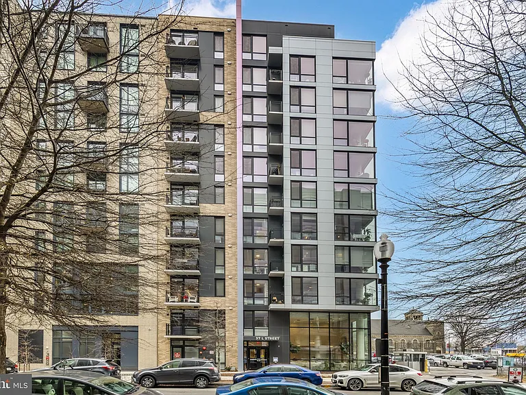 37 L St SE #803 — Photo 32