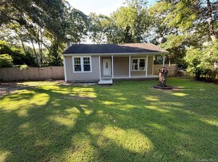 20 Pitts Ave, Mastic, NY 11950
