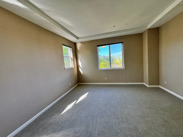 378 Roundhill Dr — Photo 13