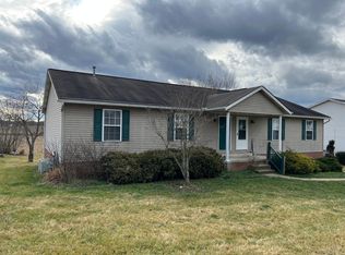 1054 Kerns Dr NE APT B, Bolivar, OH 44612