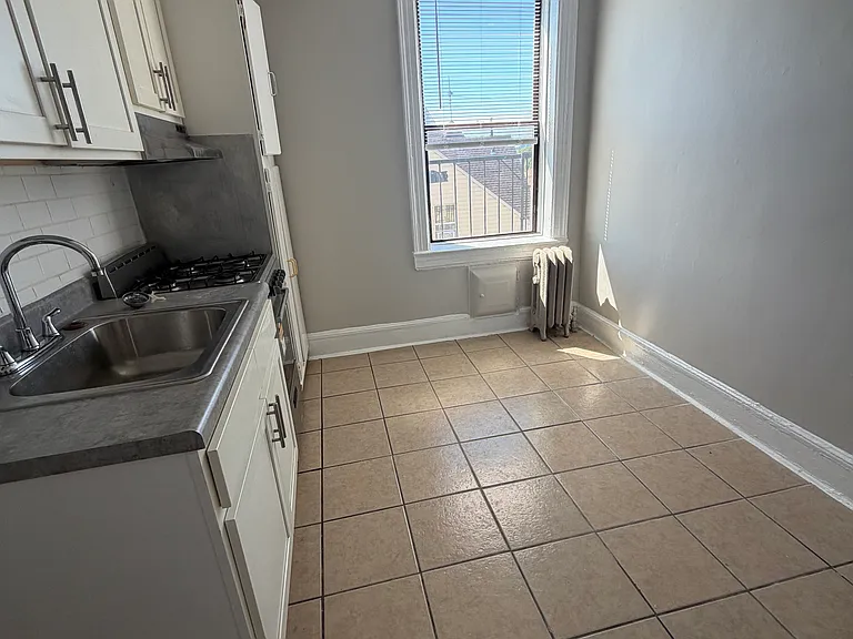 54 Linden Ave #402D — Photo 2