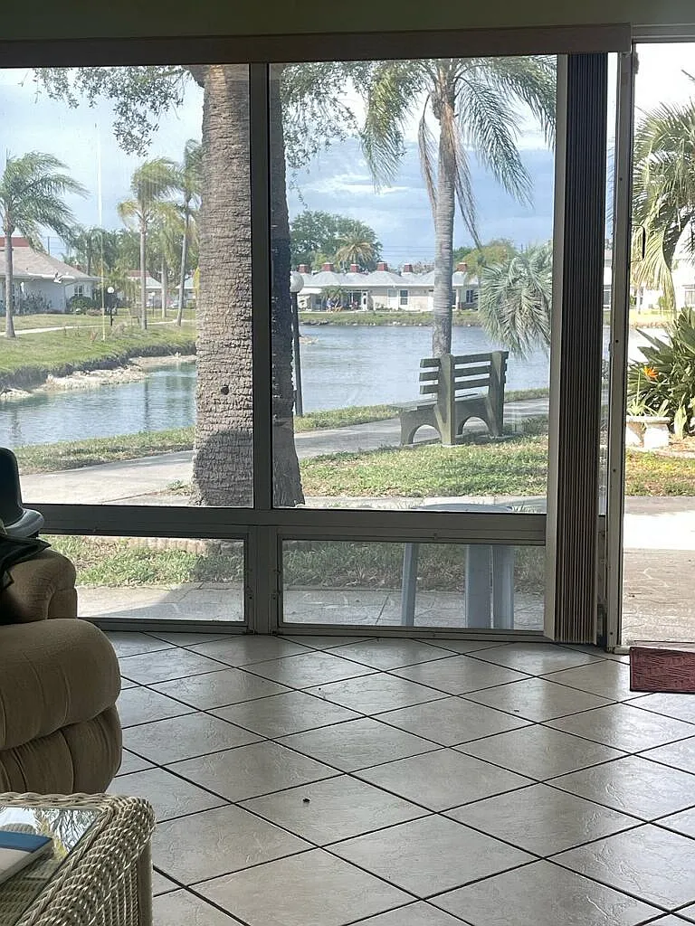 2 bed, 768 sqft, $2,000 — Photo 1