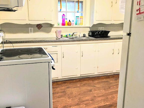 4th image of 1008 W Crawford St