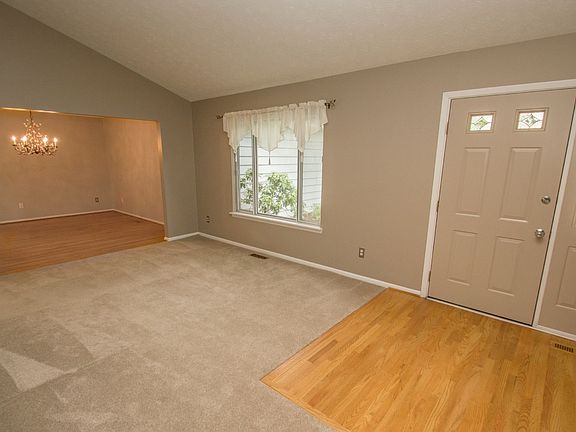 5th image of 32356 Birchwood Ln