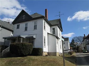 221 N Elm St photo 1