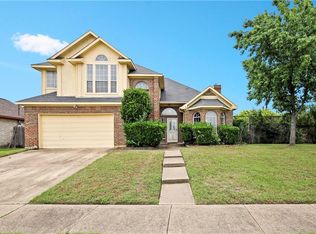 822 McComb Ln, Cedar Hill, TX 75104
