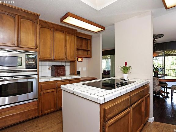 4th image of 11080 Tanglewood Dr