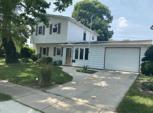 410 Camden Ave, Romeoville, IL 60446