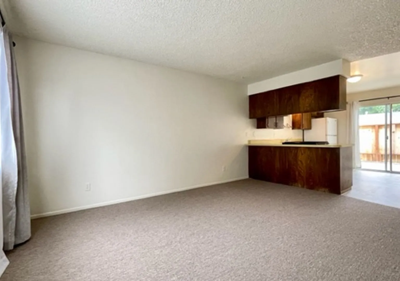 2 Bedroom Townhouse across from Harloe Elementary School in Arroyo Grande — Photo 2