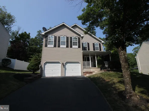 183 Ivy Ln, Zieglersville, PA 19492