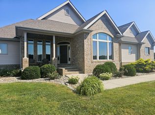 15228 E Holland Dr, Mount Vernon, IL 62864