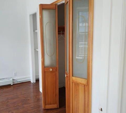 4th image of 2030 E 12th St #2R