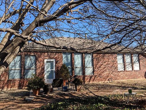 2nd image of 2808 Lochwood Dr
