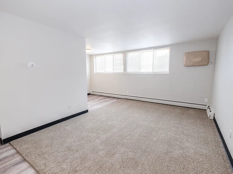 Hiawatha Court — Photo 37