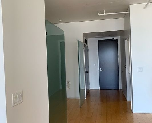 5th image of 1100 S Hope St APT 1510
