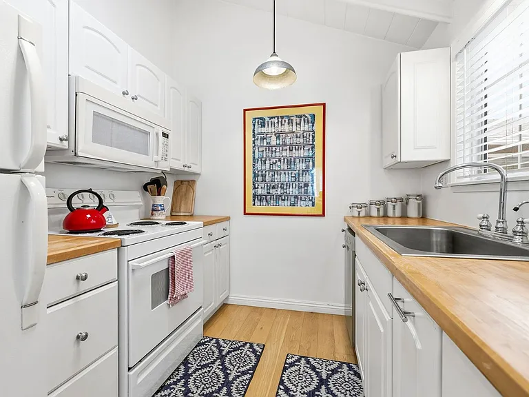 221 Pearl Ave — Photo 4