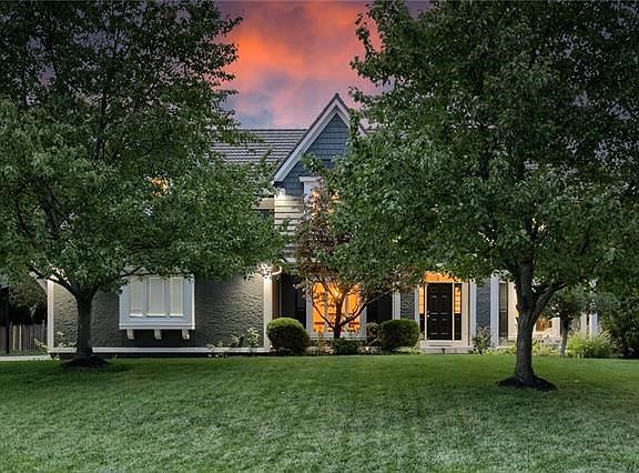 2nd image of 14071 Hayes St