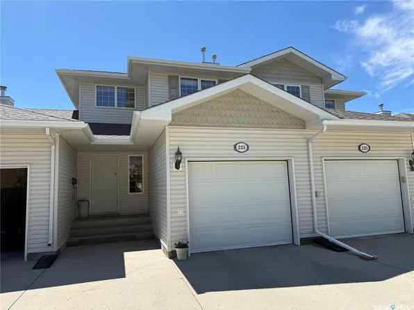 223 Mikkelson Dr, Regina, SK S4T 0A3