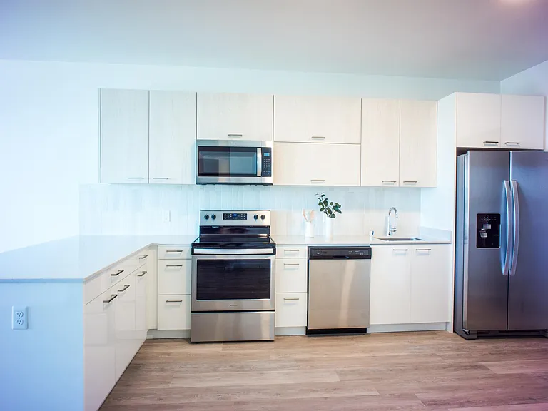 19J Midtown — Photo 32