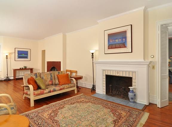 3rd image of 142 Nyac Ave