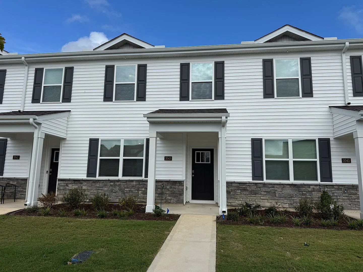 Welcome to Clock Road Townhomes! — Photo 2
