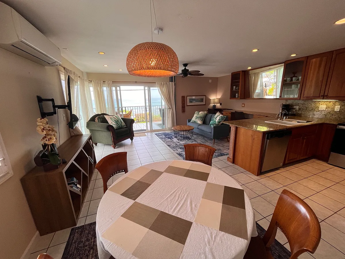 Open plan kitchen, living and dining area - 77-6311 Alii Dr