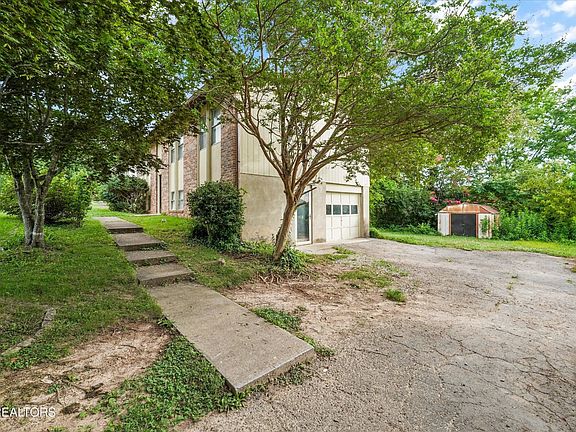 4th image of 5501 Malmsbury Rd