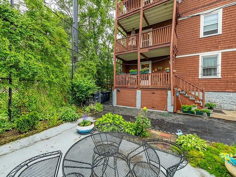 4114 Washington St #3 — Photo 33