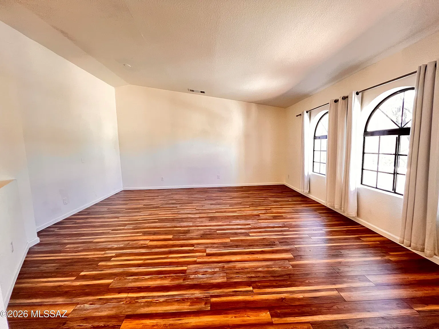 3 bed, 2.0 bath, 1679 sqft, $2,495 — Photo 4