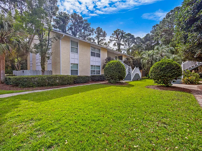341 W Coleman Blvd #G — Photo 25