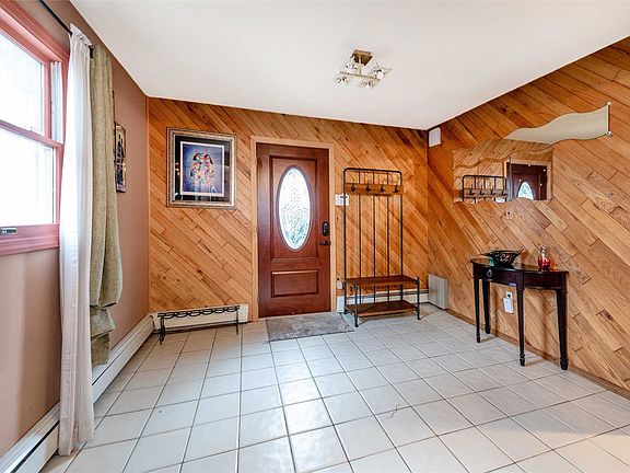 2nd image of 23 Martin Ln
