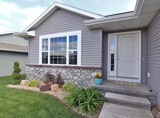 370 Saddleback Rd, Marion, IA 52302
