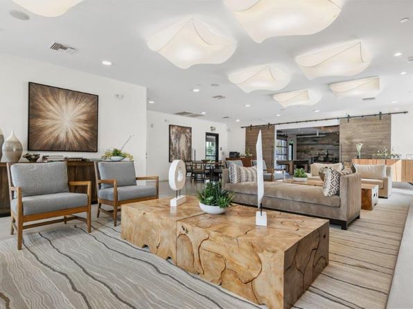 Palms Luxury Apartments | 1100 E Bell Rd, Phoenix, AZ