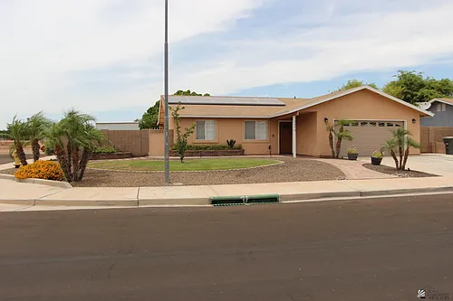 2090 S 44th Dr Photo 1