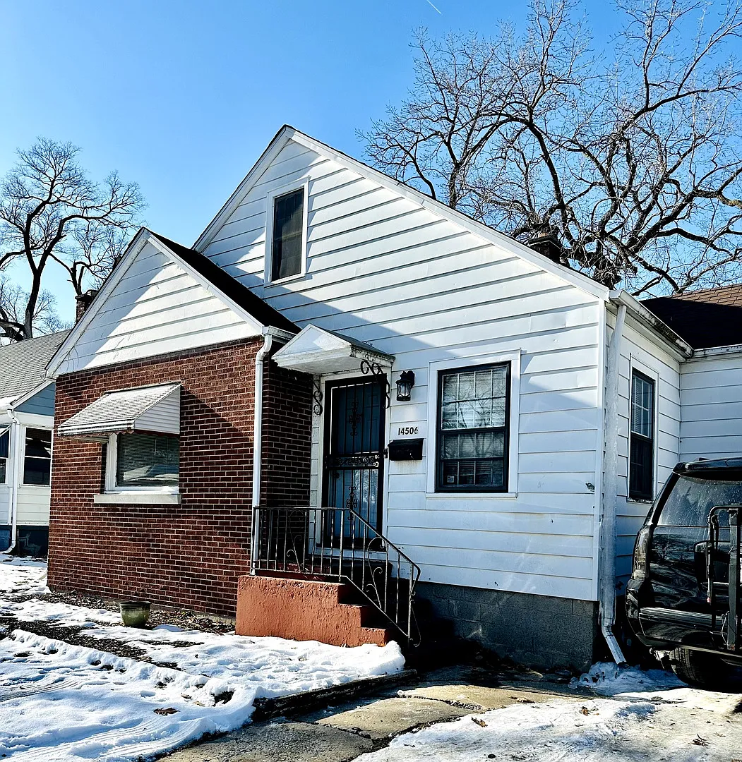 14506 Clinton St photo 1