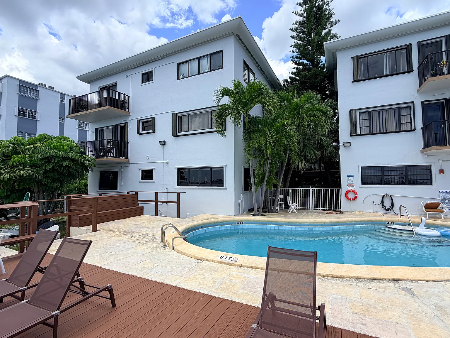 2 bed, 631 sqft, $2,100 — Photo 3
