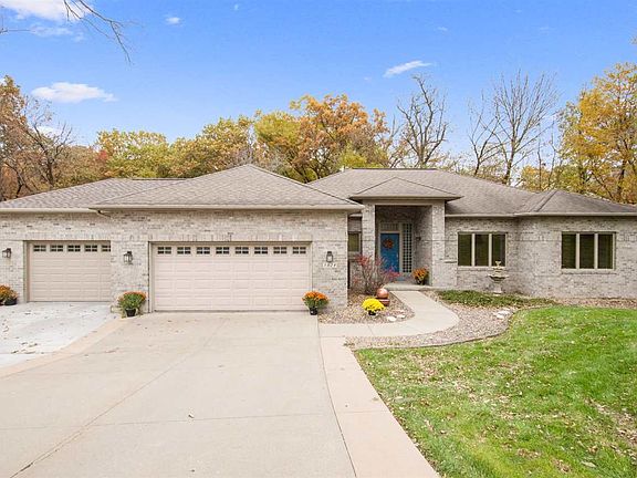 2nd image of 3028 Westberry Dr NE
