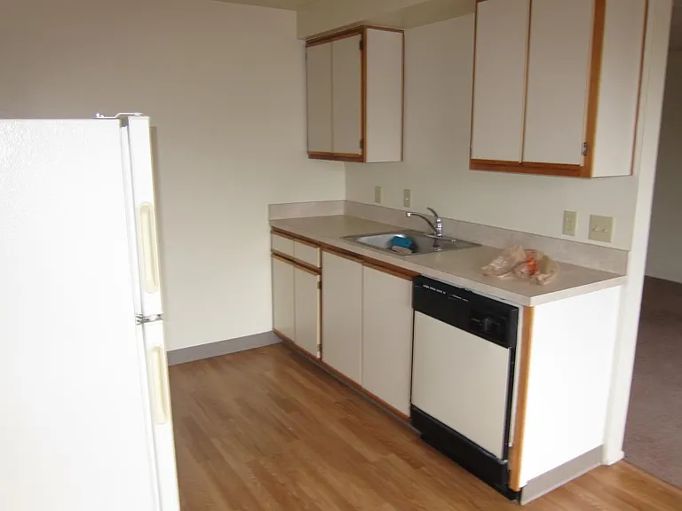 525 NW 8th St #8 — Photo 3
