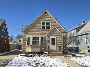 2425 S 82nd St #2427, Milwaukee, WI 53219