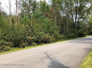 100 Van Houten Dr, Athens, NY 12015