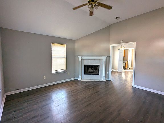 4th image of 4529 Longtree Ave