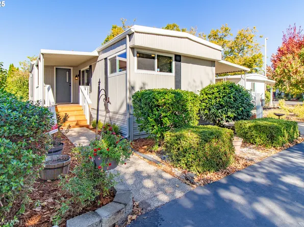 4800 Barger Dr Space 80, Eugene, OR 97401