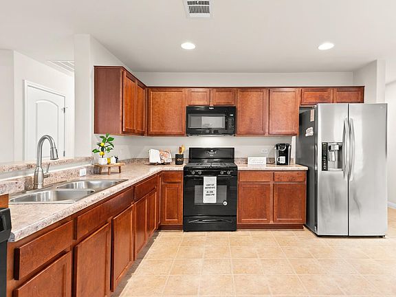 4th image of 605 Chambers Creek Ct