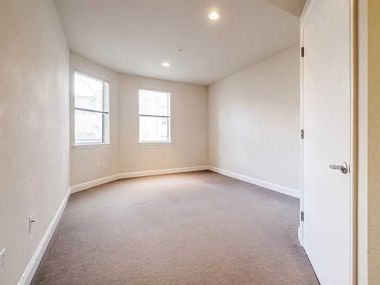 1852 Bonanza St — Photo 12