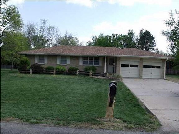 3rd image of 1509 Brookwood Dr
