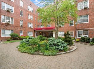75 S Middle Neck Rd APT 2D, Great Neck, NY 11021