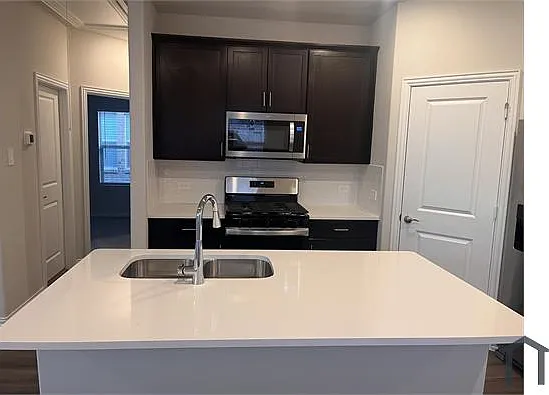 3 bed, 1533 sqft, $2,600 — Photo 4