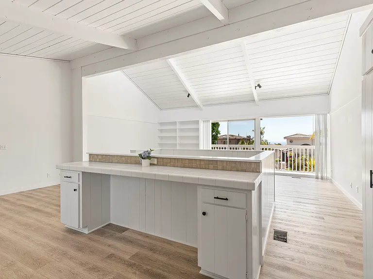 13981 Mercado Dr — Photo 20