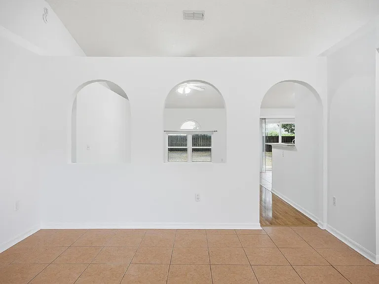 38 Bud Field Dr — Photo 8